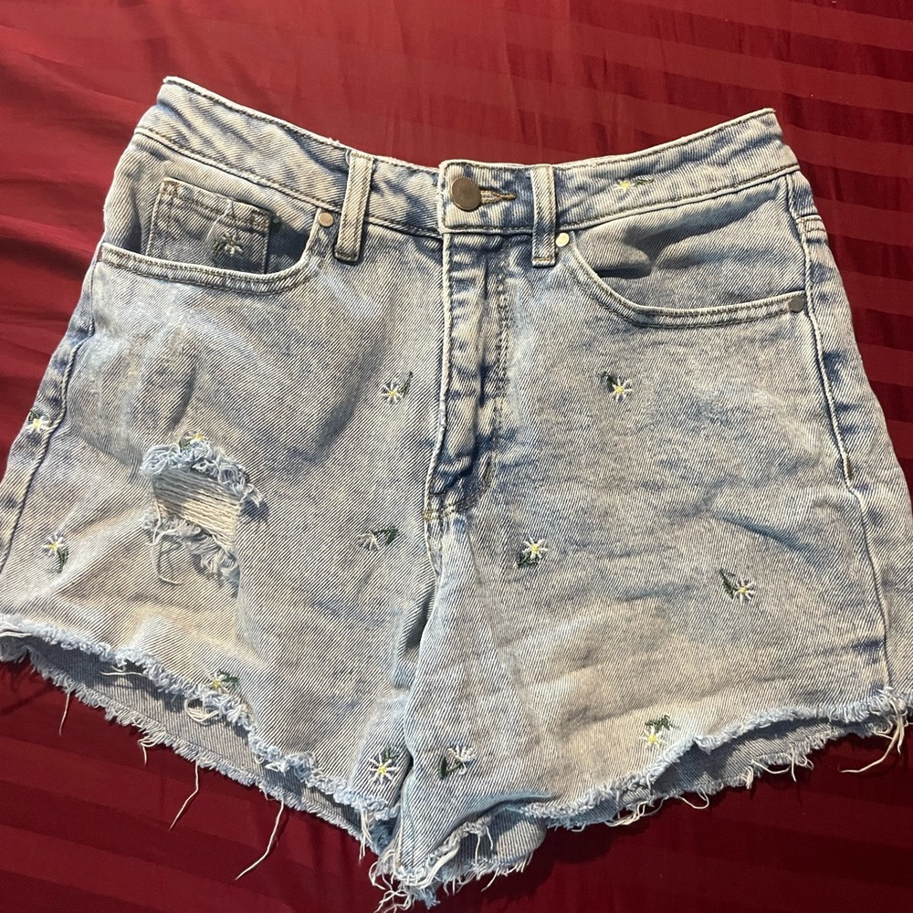 Cut off shorts